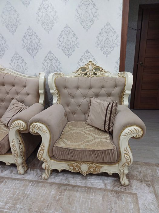 Срочно продам диван