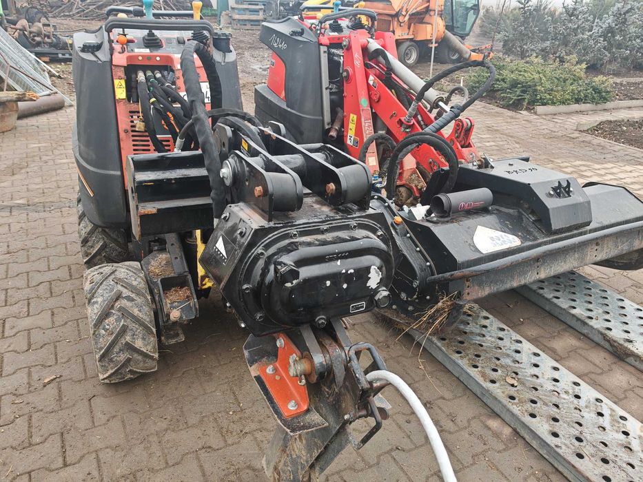 Atasamente pentru utilaje multifuncțional Ditch Witch R300 Zahn - lucrari peisagistice