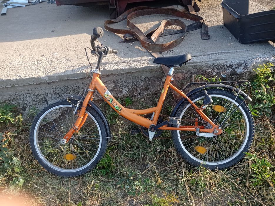 Детско колело трябва му предна вътрешна гума и върви