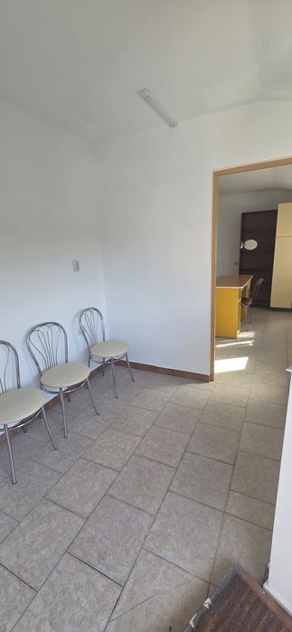 Spatiu de inchiriat pentru activități restrânse.
