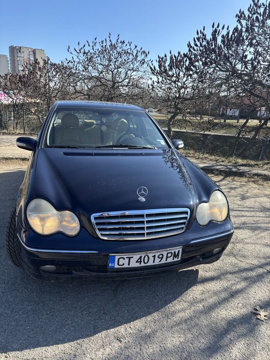 Mercedes-Benz C 220