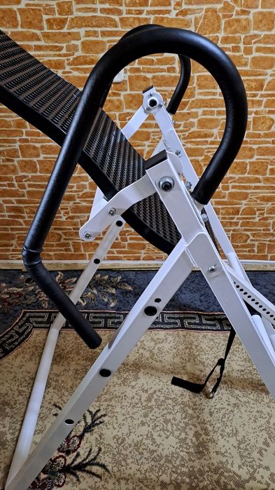 Тренажёр.  Инверсионный стол