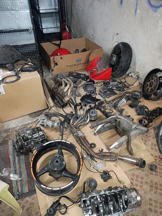 Части за Honda CBR 929