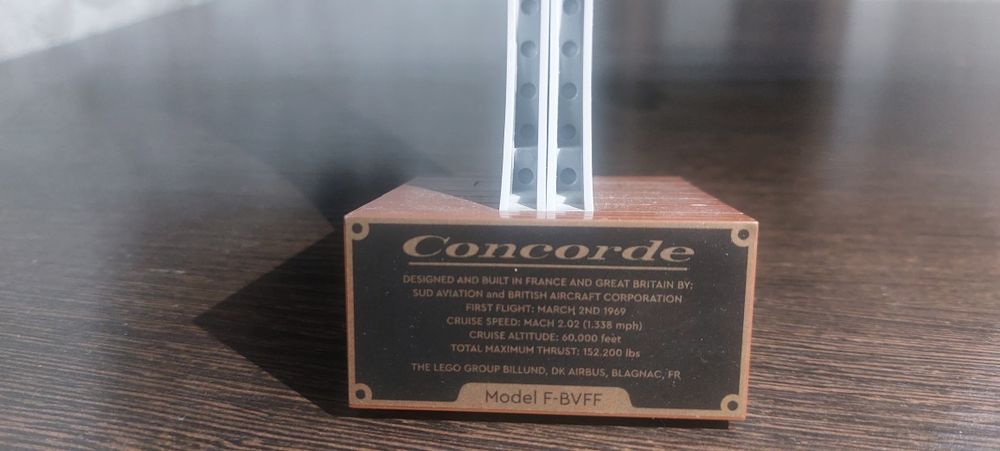 самолет Lego Icons Concorde