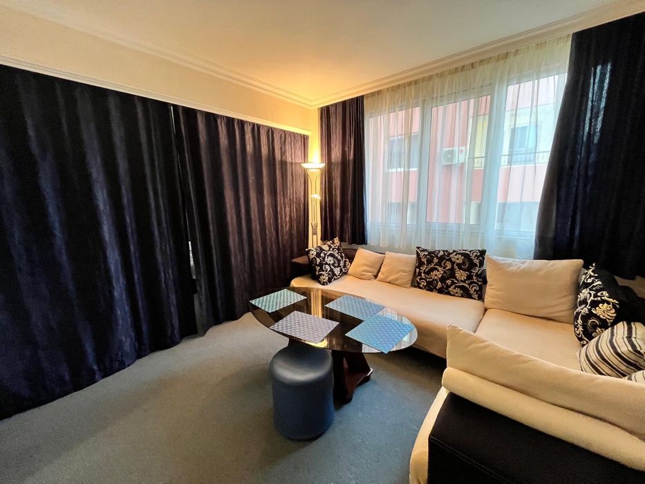 Под наем студио със зона за спалня, за 3-4 човека- гр. Несебър, център