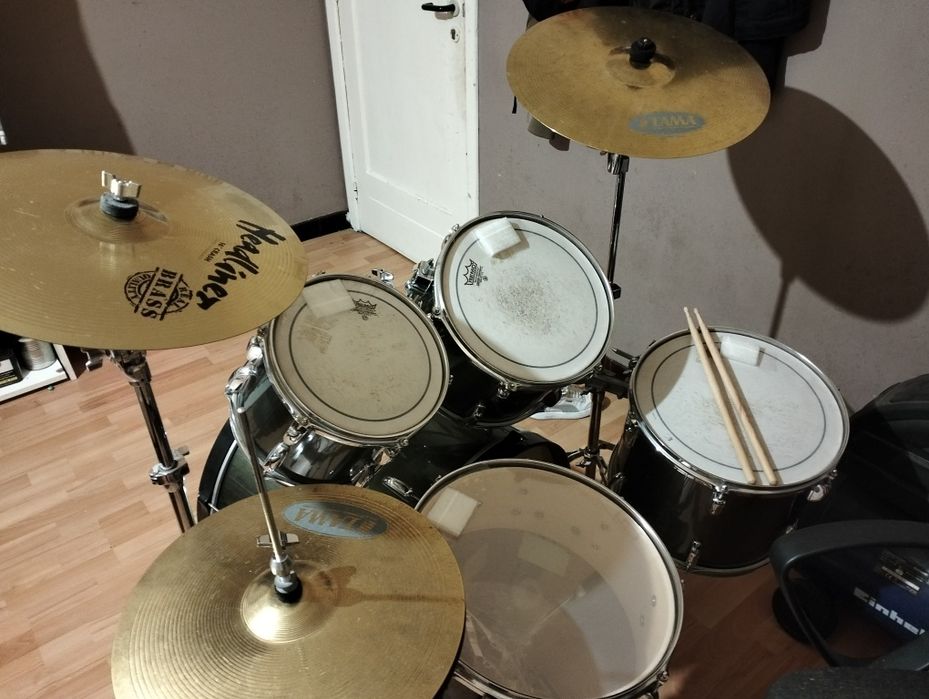 Vând set de tobe TAMA