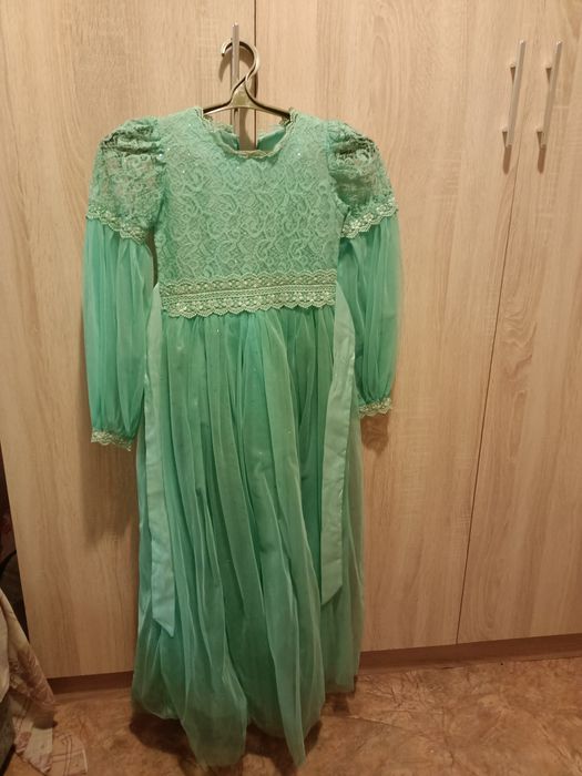 Платье праздничное