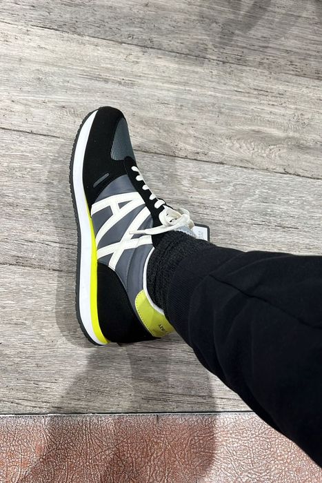 Продам красовка оригинал бренд ARMANI EXCHANGE