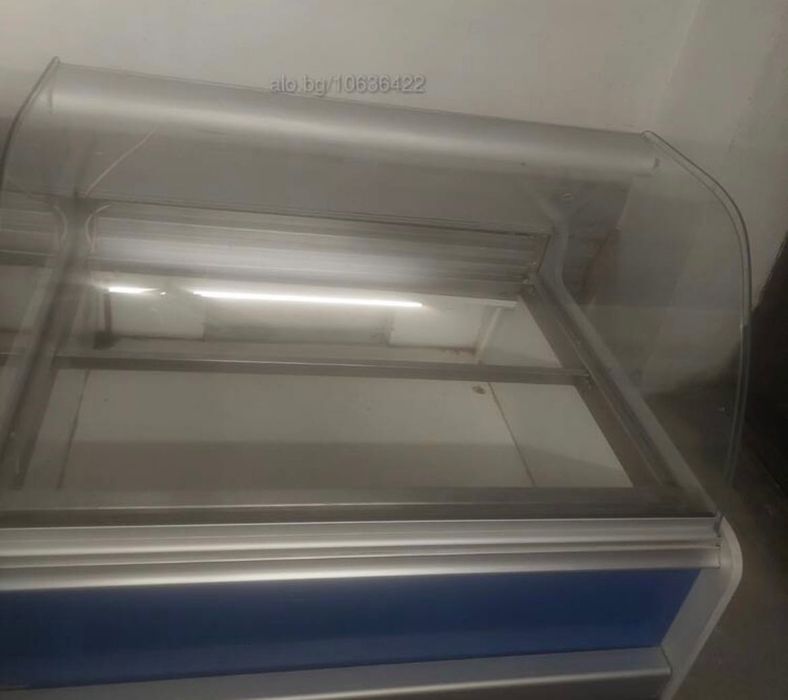 Хладилна витрина