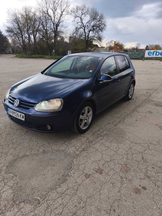 Продавам Голф 5 FSI 1.6