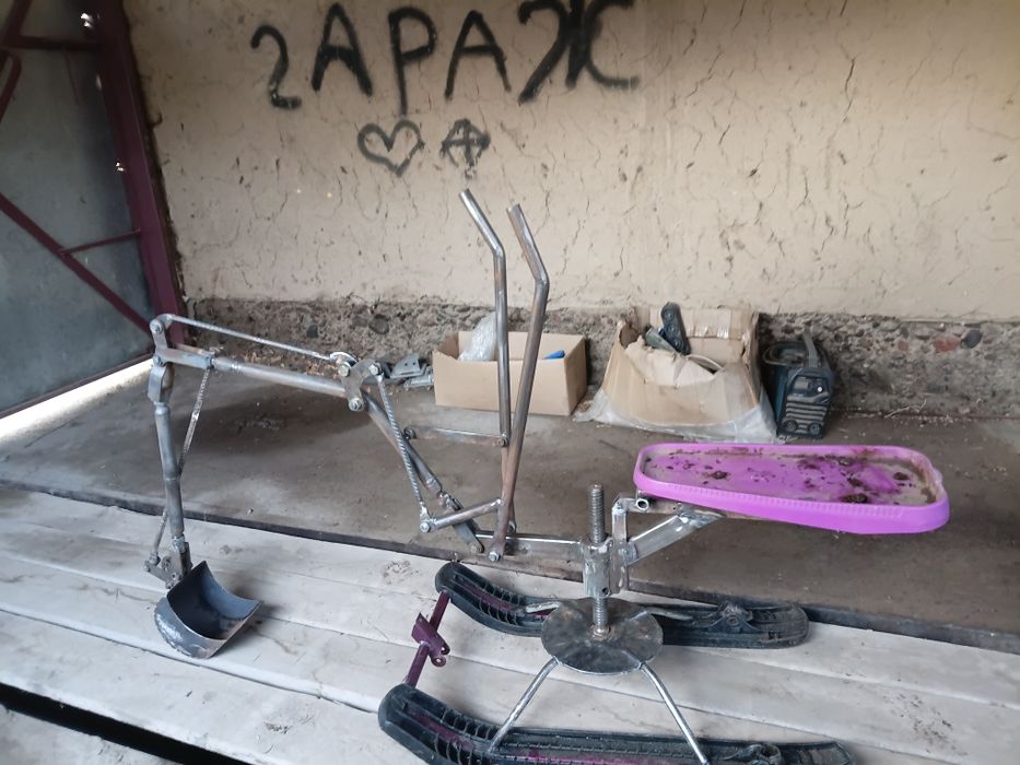 Детский металлический экскаватор 7+