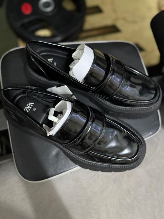 Продам Zara лоферы