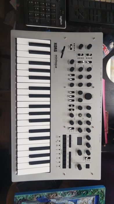 Korg minilogue synth