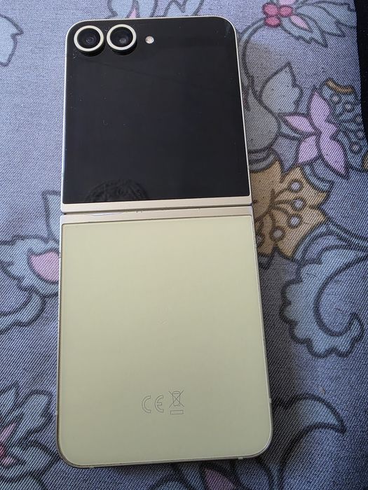 Vănd telefon Samsung Flip Z6