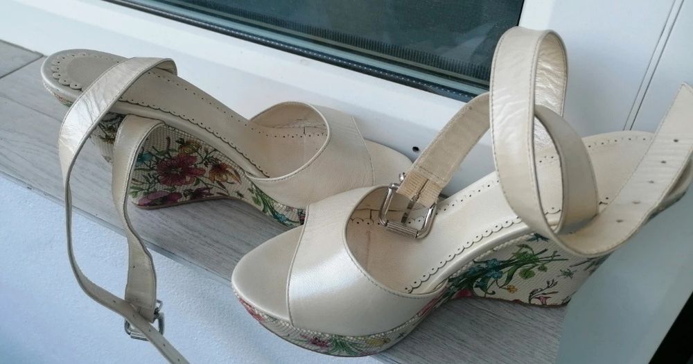 Sandale piele mărimea 35