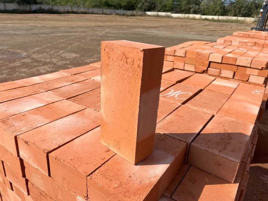 Продам, кирпич строительный любых форм и видов