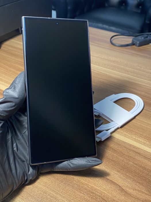 Samsung Galaxy s24 ultra • 256 GB • Titanium Black