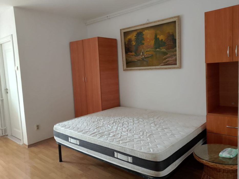 Închiriez garsoniera proprietar