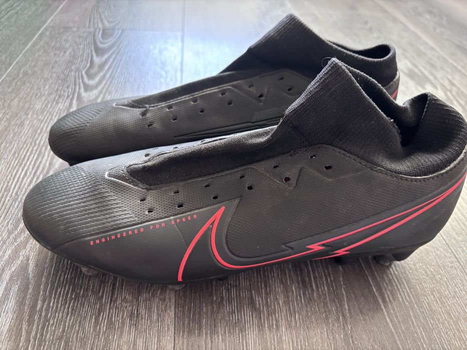 Футболни бутонки Nike