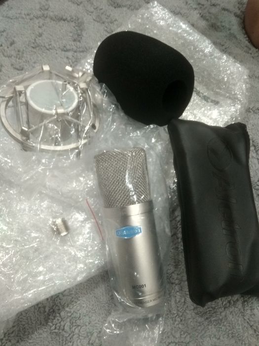 Микрофон профессиональный студийный