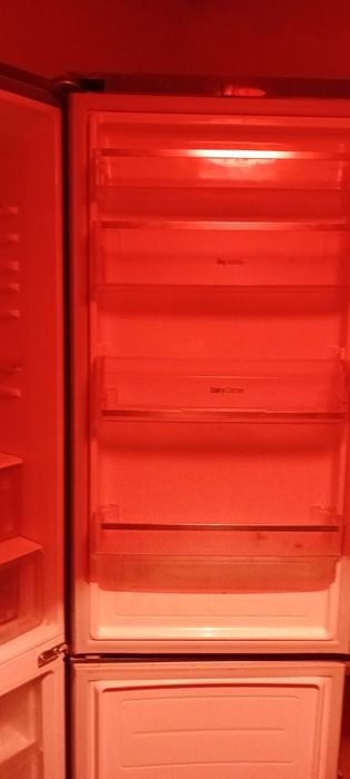 Срочно продаётся холодильник рабочий без фриона