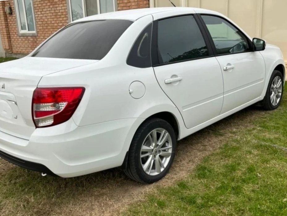 Гранта ФЛ 2021в отличном состоянии