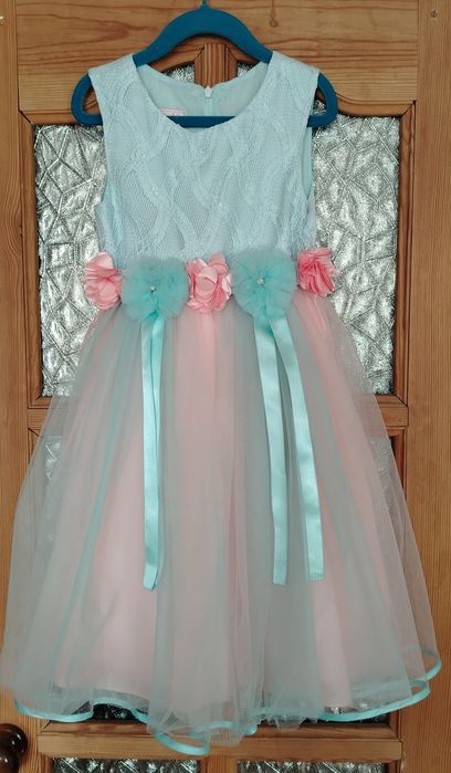 Продам платье для девочки