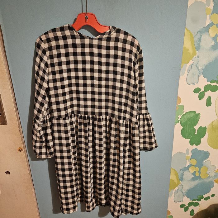 Даски рокли и гащеризони