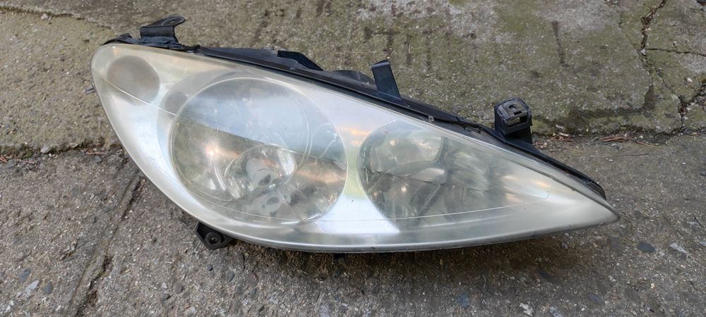 Фар десен Пежо 307 sw