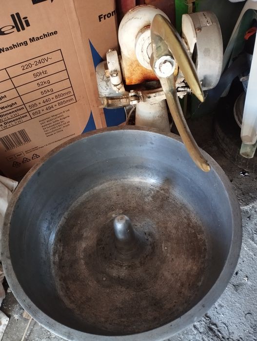 Тестомесачка за 15кг тесто