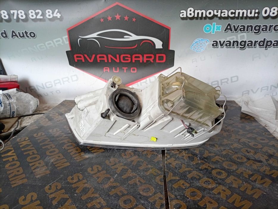 Преден ляв фар Skoda Octavia II RS