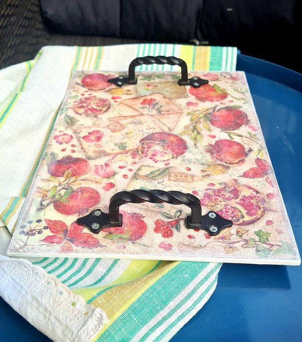 Дървена тава поднос за сервиране нар декупаж