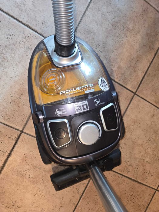 Прахосмукачка Rowenta compacted Ergo cyclonic