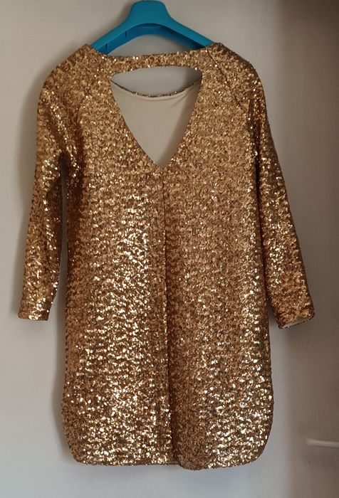 Официални блестящи рокли с лоторки сребристи златисти и черни цветове.