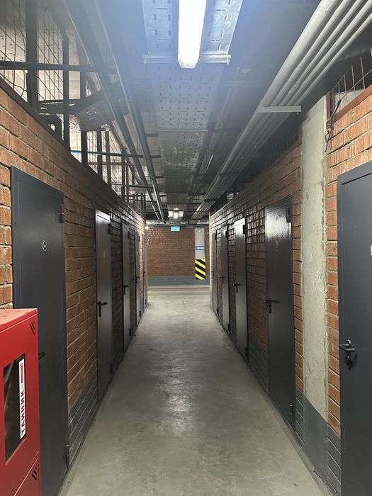 Сдам кладовку на левом берег