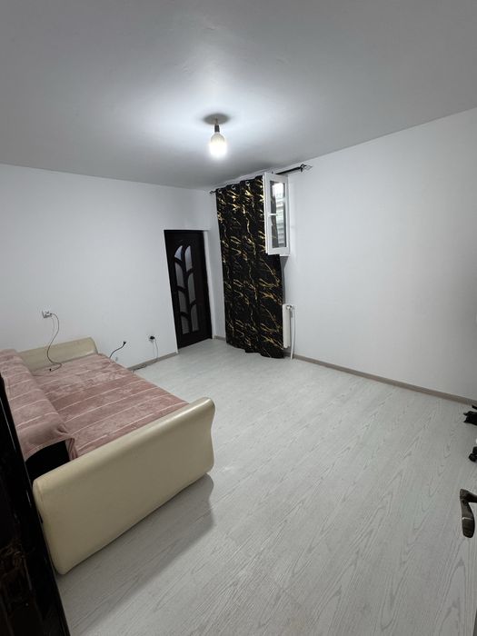 Vand casa 4 camere