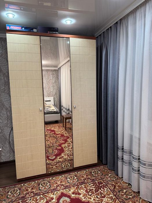 Продам уголок школьника состоит из 4 предметов