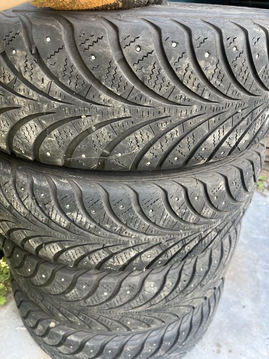 Продам  резину с дисками R 14 на ваз .
