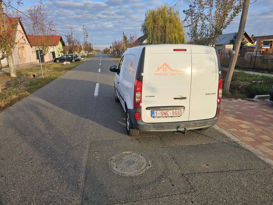 Masina Mercedes-Benz