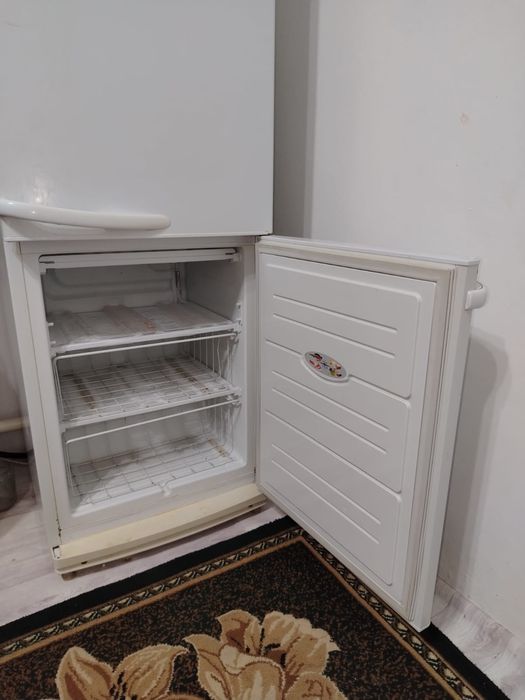 Холодильник  хорошо работает