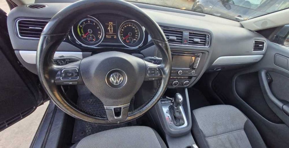 Dezmembrez VW Jetta 1.4 TSI Hybrid cod motor CRJ 150 CP cod cutie PMY