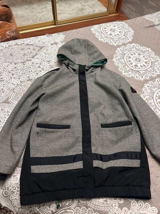 Продам куртки, шапки