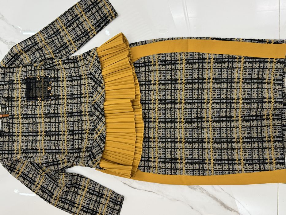 Дамски костюм