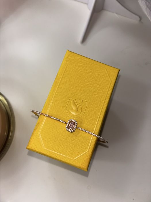 Розова гривна на сваровски