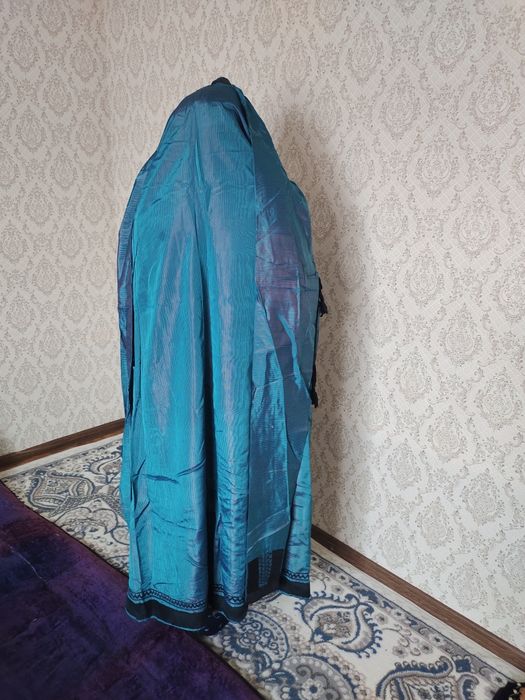 Qadimiy 19 asirga tegiwli suzane va paranji sotiladi