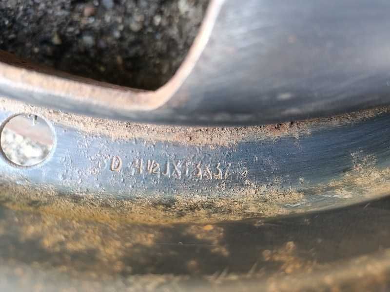 Продам оригинальные металлические диски на Ford