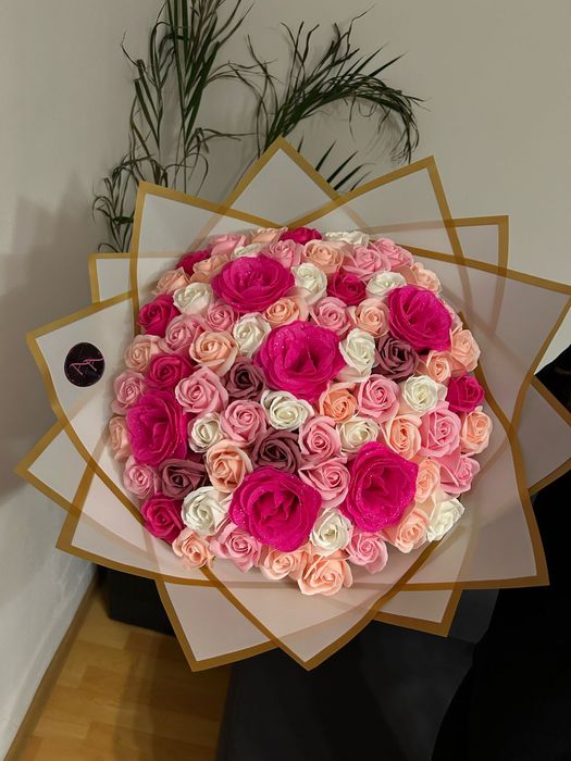 Buchet 101 trandafiri sapun/ model inima personalizat/ stitch