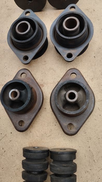 Подушки рамы Toyota Sequoia