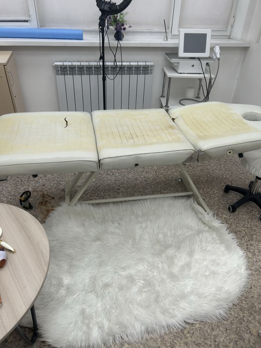 Продам кушетку рабочую