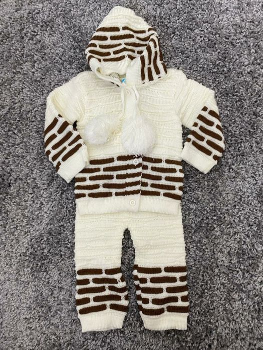 Тёплый вязаный костюм